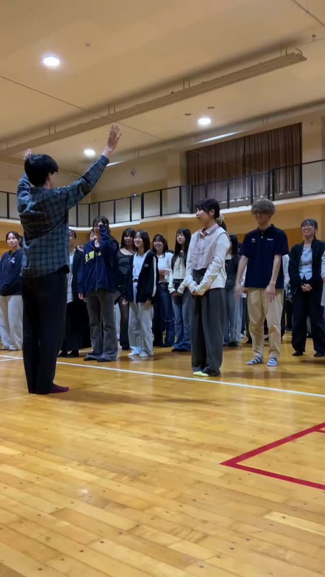 夕べのつどいにて、合唱部の皆さんに国歌斉唱していただきました♪
生歌の迫力は抜群でした！

当施設は合唱部や吹奏楽部もご利用もできます！
合宿や練習の際はご相談ください🎵
⁡
⁡※団体様の許可を得て掲載しております。

#国立信州高遠青少年自然の家 #こどもまんなかやってみた #岡谷北部中学校合唱部　#山梨大学合唱団 #国歌斉唱